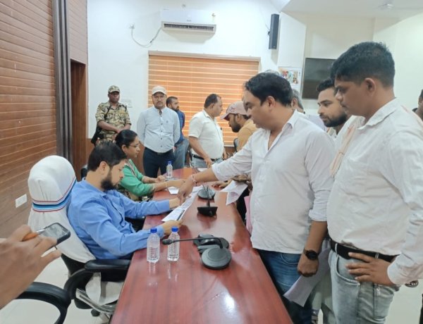 निजी स्कूलस हर साल बिना किसी कारण फीस बढ़ाना बंद करे,गर्मी कि छुट्टी में नो स्कूल तो नो फीस लागू करे -- अय्यूब खान