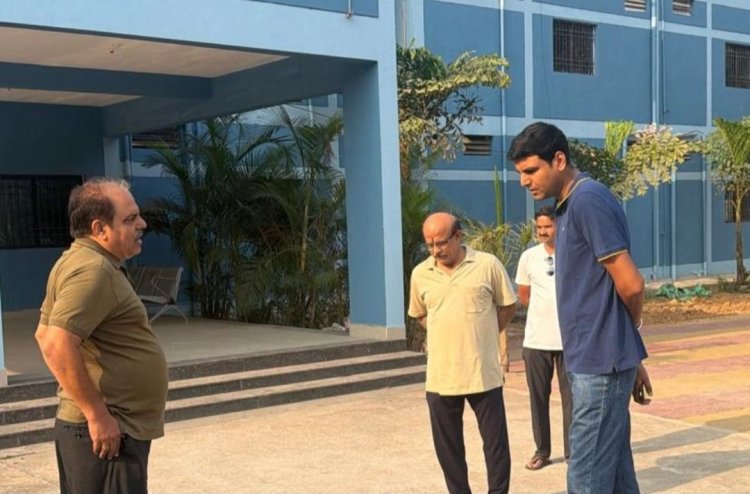 IT पार्क से सिविल लाइन तक निरीक्षण: आयुक्त सुमित अग्रवाल के सख्त तेवर, तय समय में काम पूरा करने के निर्देश