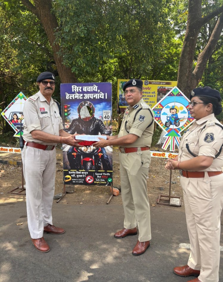 एसपी दुर्ग का मानवीय कदम—तपती धूप में ड्यूटी कर रहे जवानों को राहत सामग्री