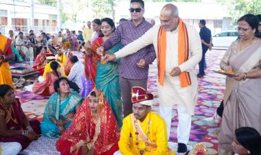 मुख्यमंत्री कन्या विवाह योजना में 15 जोड़े परिणय सूत्र में बंधे, विधायक ललित चंद्राकर व रिकेश सेन ने दिया आशीर्वाद