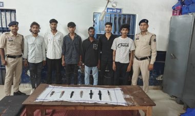 भीड़भाड़ वाले उर्स मेले में हथियार लेकर घूम रहे 7 युवक पकड़े गए