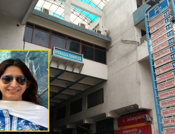 करेंसी टॉवर के बाद अब पिथालिया कॉम्प्लेक्स: लिफ्ट में फंसी IAS अधिकारी की पत्नी