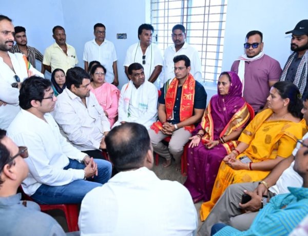 फूलबासन बाई से मिले विधायक देवेंद्र यादव, बोले– यह सरकार के लिए शर्मनाक घटना