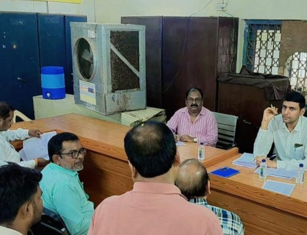 दुर्ग : फर्जी टैक्स वसूली पर निगम सख्त, सहायक राजस्व निरीक्षकों को जारी किए पहचान पत्र