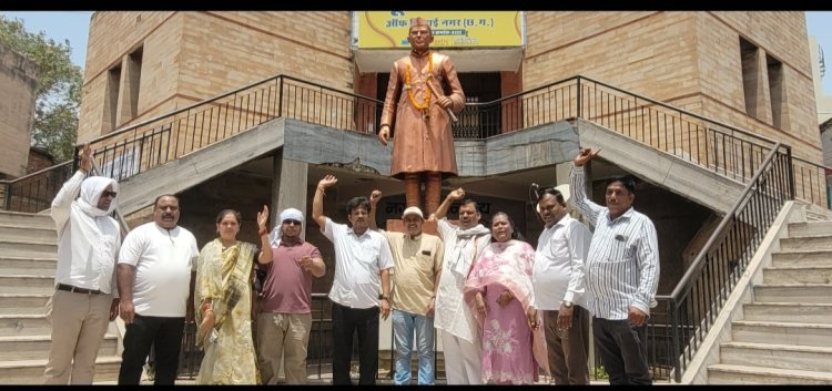पंडित नेहरू की 62वीं पुण्यतिथि पर ब्लॉक कांग्रेस कमेटी ने दी श्रद्धांजलि, नेहरू भवन में हुआ आयोजन