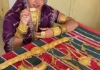 सोशल मीडिया पर रईसी दिखाना पड़ा महंगा: महिला यूट्यूबर के घर 8 लाख की चोरी, जेवरात के साथ एनर्जी ड्रिंक की पेटी भी ले गए चोर