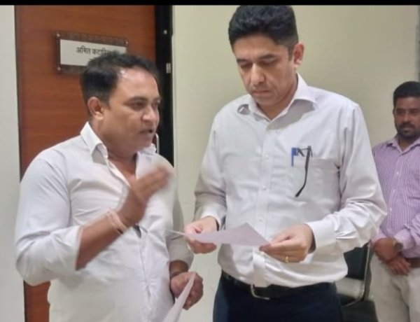 दुर्ग जिला अस्पताल की बदहाल व्यवस्था पर कांग्रेस नेता अय्यूब खान ने उठाए सवाल