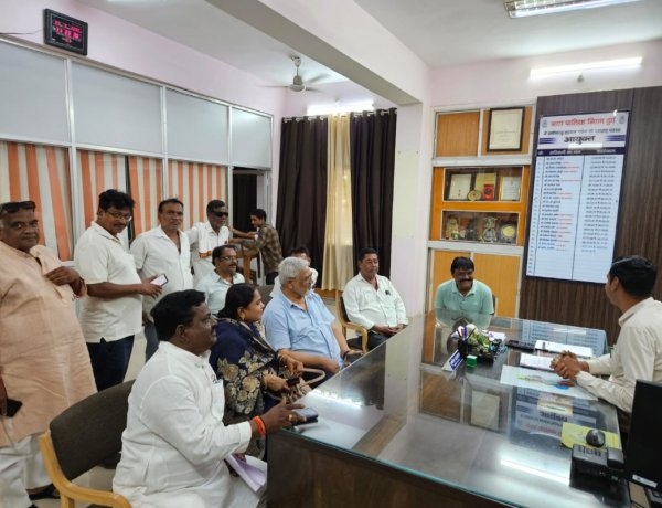 पूर्व पार्षदों ने उठाया मुद्दा, वार्ड 48 का सार्वजनिक शौचालय जल्द होगा चालू