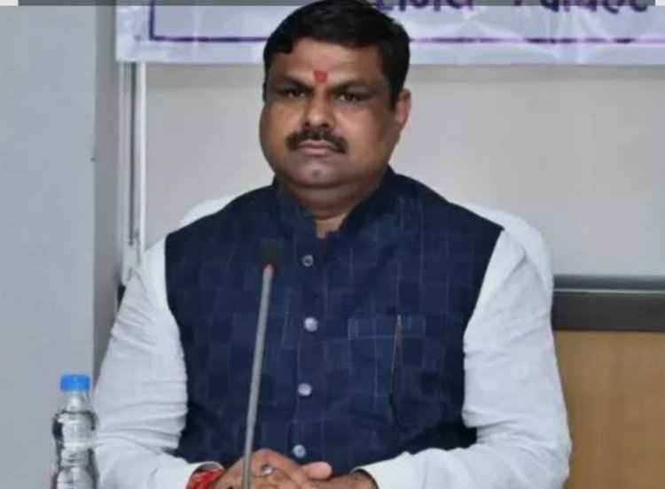 CM हेल्पलाइन 1076 में शिक्षा मंत्री गजेन्द्र यादव के खिलाफ शिकायत, भर्ती रोकने का आरोप