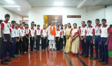 विधायक ललित चंद्राकर की पहल, ग्रामीण अंचल के स्कूली बच्चों को कराया विधानसभा भ्रमण