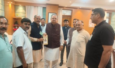17 अगस्त की विशाल कांवर यात्रा में शामिल होने डॉ. रमन सिंह को जितेन्द्र वर्मा ने दिया निमंत्रण