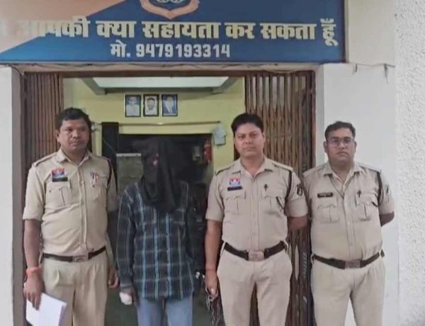 महिला बनकर ज्वेलर्स में लूट करने वाला सरगना पुलिस के हत्थे चढ़ा