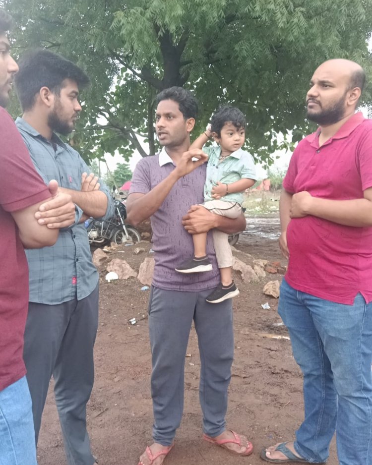 नकटी गांव पहुंचे एसआईओ के प्रतिनिधि, प्रभावित परिवारों से जताई एकजुटता