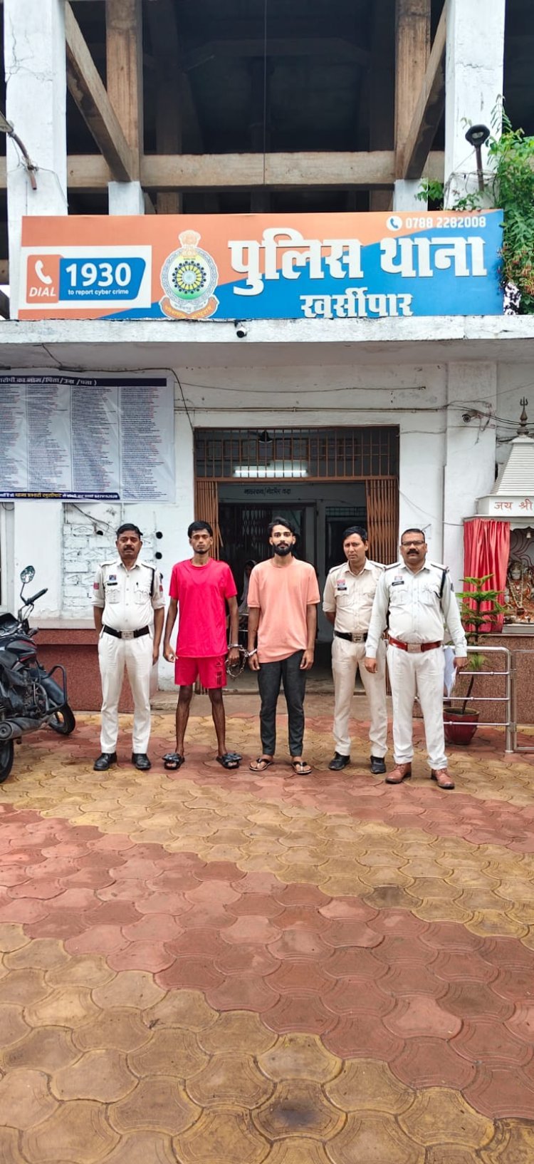 'मैं इलाके का दादा हूं' कहकर लोगों को डराता था युवक, पुलिस ने दबोचा