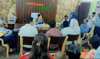 प्रधानमंत्री आवास परिसर में असामाजिक तत्वों से परेशान रहवासियों ने महापौर से लगाई गुहार, अलका बाघमार ने एसपी से फोन पर की चर्चा