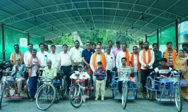 विधायक ललित चंद्राकर ने 8 दिव्यांगजनों को बांटे सहायक उपकरण, आत्मनिर्भर बनने का दिया संदेश
