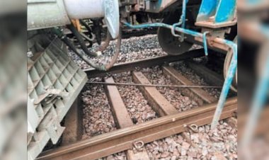रेलवे ट्रैक पर लोहे का पाइप मिलने से हड़कंप, अज्ञात के खिलाफ मामला दर्ज