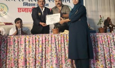 स्कूल से कॉलेज तक के विद्यार्थियों को 15 लाख की स्कॉलरशिप, प्रतिभावान छात्रों का सम्मान — जकात फाउंडेशन का 12वां सालाना कार्यक्रम सेक्टर-6 में आयोजित