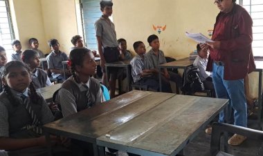 दुर्ग जिले के स्कूलों में शैक्षिक सुधार की कवायद तेज, डाइट के मार्गदर्शन में शिक्षक करा रहे नई तकनीकों से पढ़ाई और अभ्यास