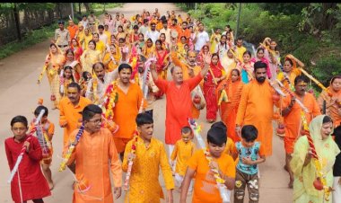 भगवान शिव की भक्ति में सराबोर हुआ दुर्ग शहर, सैकड़ों भक्त निकले कांवर यात्रा में सत्तीचौरा में सत्तीश्वर महादेव में किए जल अभिषेक