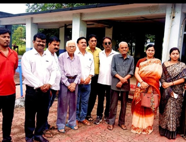 सियान सदन पहुंचकर बुजुर्गों से मिला रुद्र सेना एवं भाजपा सामाजिक उत्तरदायित्व विभाग का दल, सुविधाओं और सेवा कार्यों की सराहना