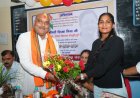 राज्य अलंकरण से सम्मानित तलवारबाज मोनिका साहू का विधायक ललित चंद्राकर ने किया सम्मान, कहा- बेटियों के लिए बनीं प्रेरणा