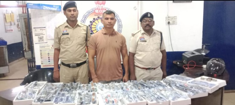 दुर्ग में नकली ब्रांडेड घड़ियों के कारोबार पर पुलिस का शिकंजा, टाइटन-फास्ट्रैक की 280 नकली घड़ियां जब्त