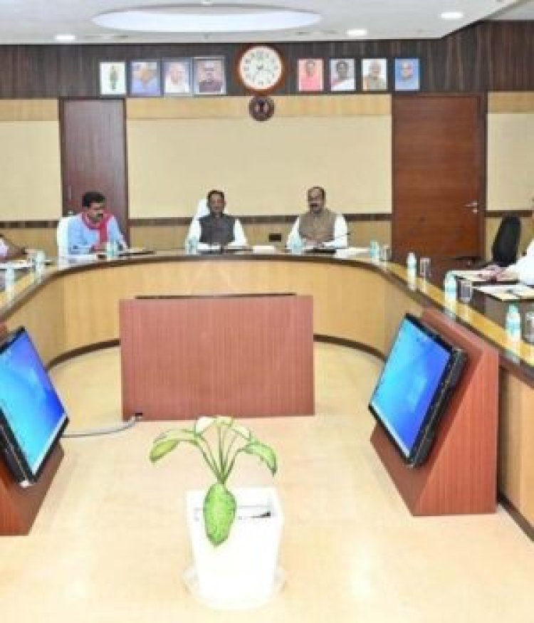 छत्तीसगढ़ कैबिनेट के बड़े फैसले: सरकारी कर्मचारियों की अधिकतम आयु सीमा 45 साल, दुर्ग में बनेगा नया जिला न्यायालय