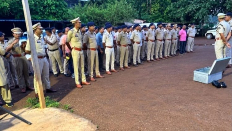 दुर्ग केंद्रीय जेल में अचानक छापा, चिलम-तंबाकू और 2 मोबाइल समेत प्रतिबंधित सामग्री बरामद
