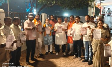 रावण दहन के दिन कांग्रेस का अनोखा प्रदर्शन, शांति नगर में बांटे ‘ज्ञानेश कुमार हटाओ, देश बचाओ’ के पंपलेट