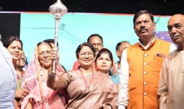 जवाहर नगर में धूमधाम से मना दशहरा उत्सव, महापौर को चांदी की गदा भेंटकर किया सम्मान