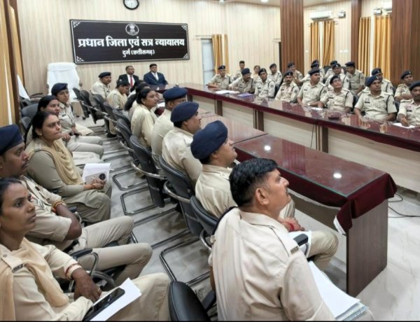 “कागज से डिजिटल हुआ समंस: दुर्ग जिला न्यायालय में ई-समंस प्रणाली का प्रशिक्षण”