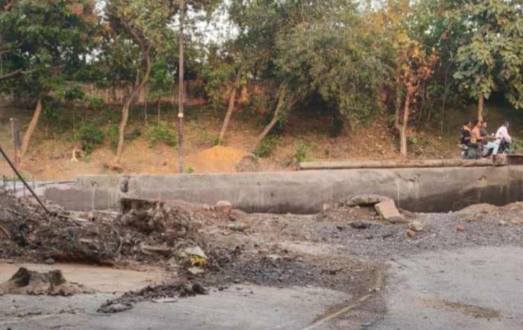 पद्मनाभपुर में नाली निर्माण बना मुसीबत, 8 रास्ते बंद; 7 हजार लोग परेशान